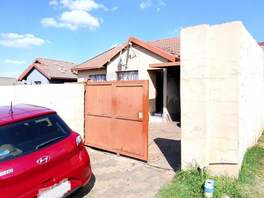 3 Bedroom Property for Sale in Clayville Gauteng