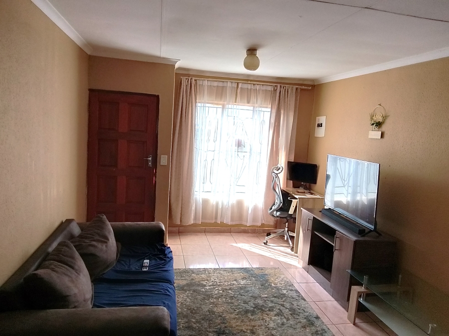 3 Bedroom Property for Sale in Clayville Gauteng