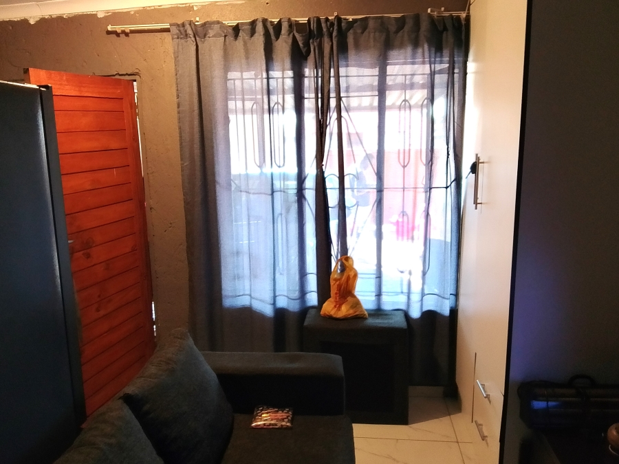3 Bedroom Property for Sale in Clayville Gauteng
