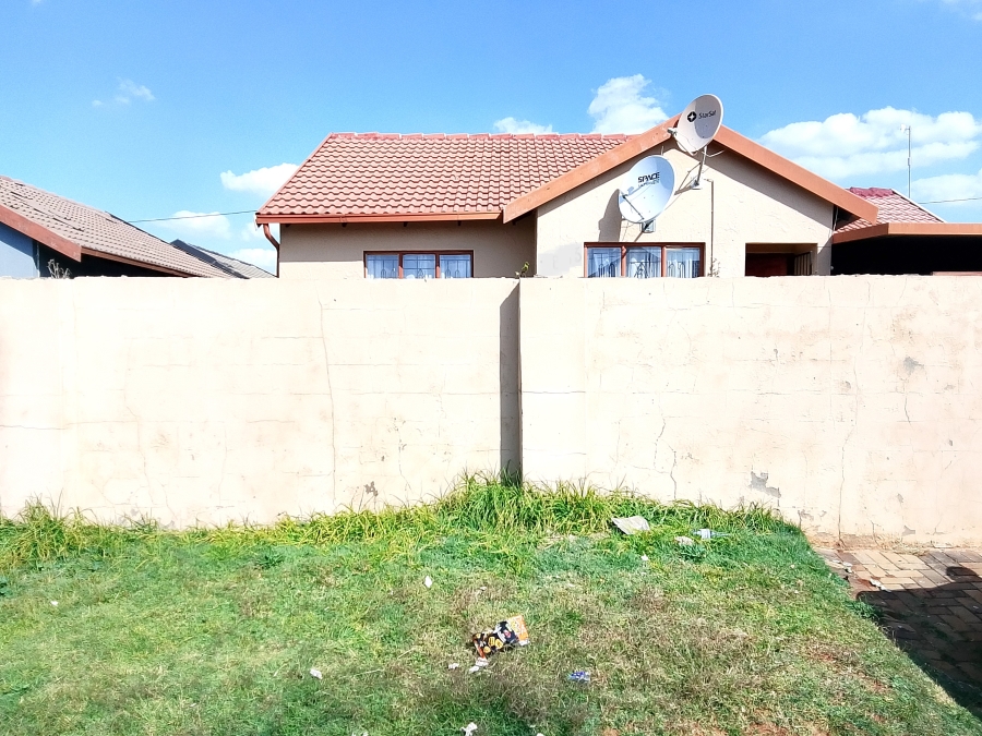3 Bedroom Property for Sale in Clayville Gauteng