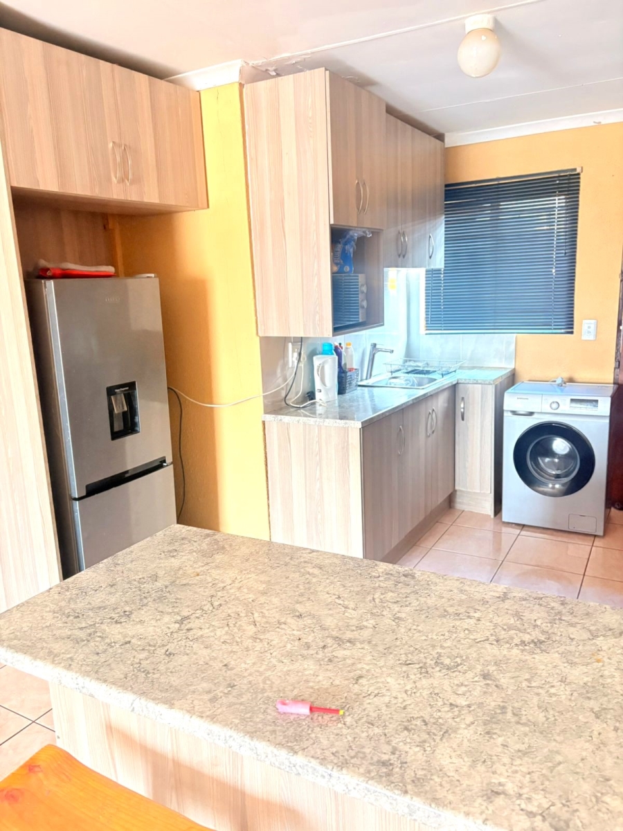 3 Bedroom Property for Sale in Clayville Gauteng