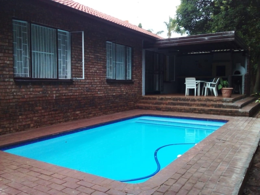 3 Bedroom Property for Sale in Garsfontein Gauteng