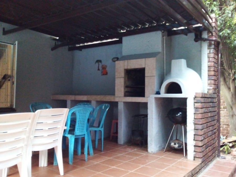 3 Bedroom Property for Sale in Garsfontein Gauteng