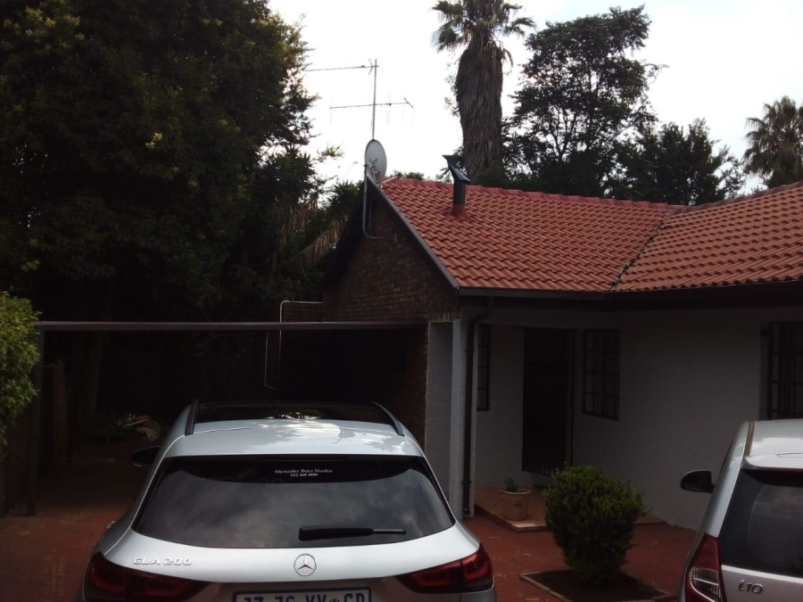 3 Bedroom Property for Sale in Garsfontein Gauteng