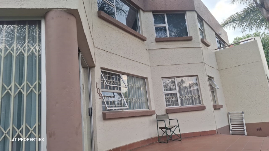 2 Bedroom Property for Sale in Bedfordview Gauteng
