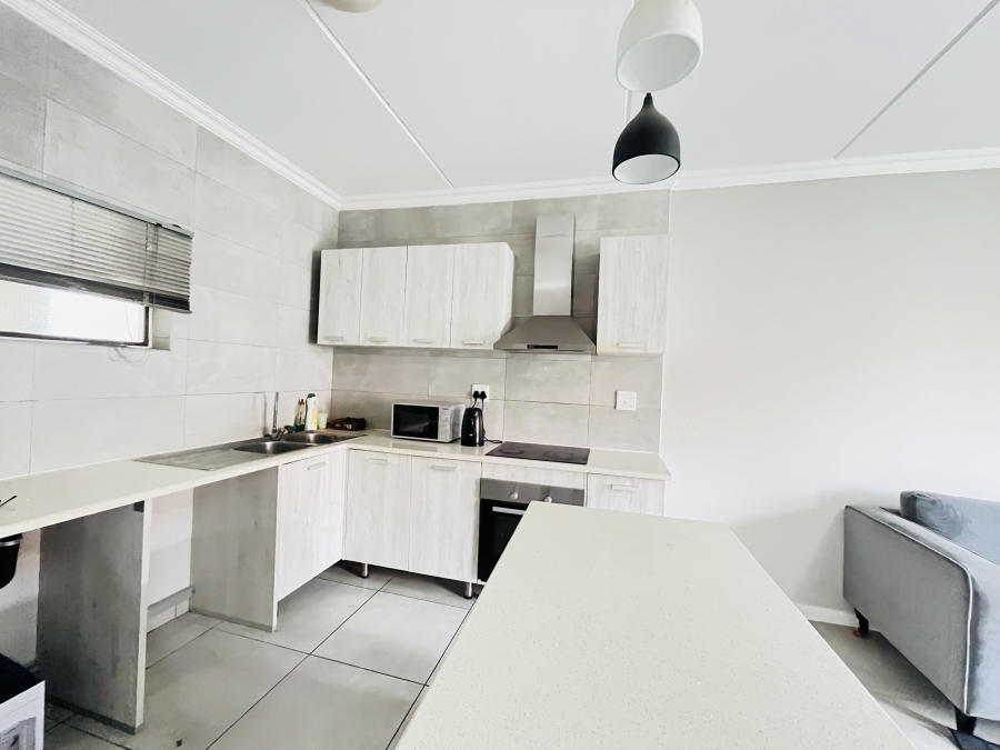To Let 1 Bedroom Property for Rent in Broadacres Gauteng