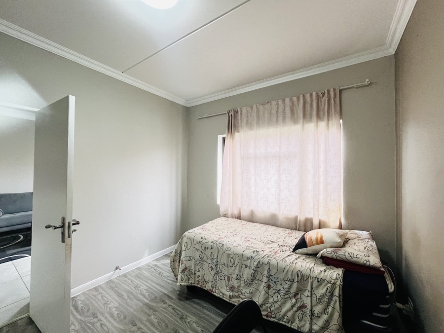 To Let 1 Bedroom Property for Rent in Broadacres Gauteng