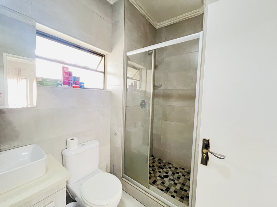 To Let 1 Bedroom Property for Rent in Broadacres Gauteng