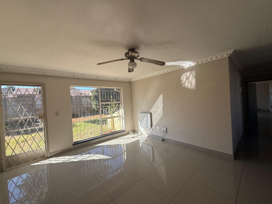 To Let 3 Bedroom Property for Rent in Witpoortjie Gauteng