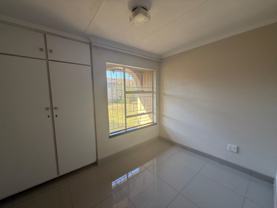To Let 3 Bedroom Property for Rent in Witpoortjie Gauteng