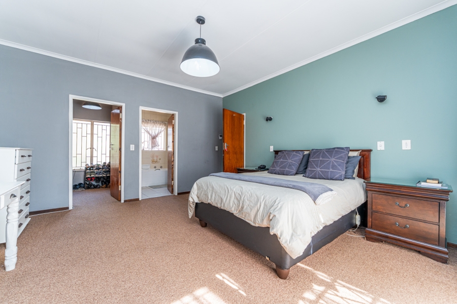 3 Bedroom Property for Sale in Zwartkop Gauteng