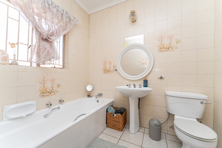 3 Bedroom Property for Sale in Zwartkop Gauteng
