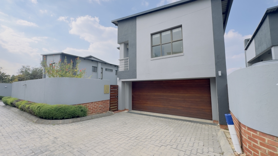 To Let 4 Bedroom Property for Rent in Bryanston East Gauteng