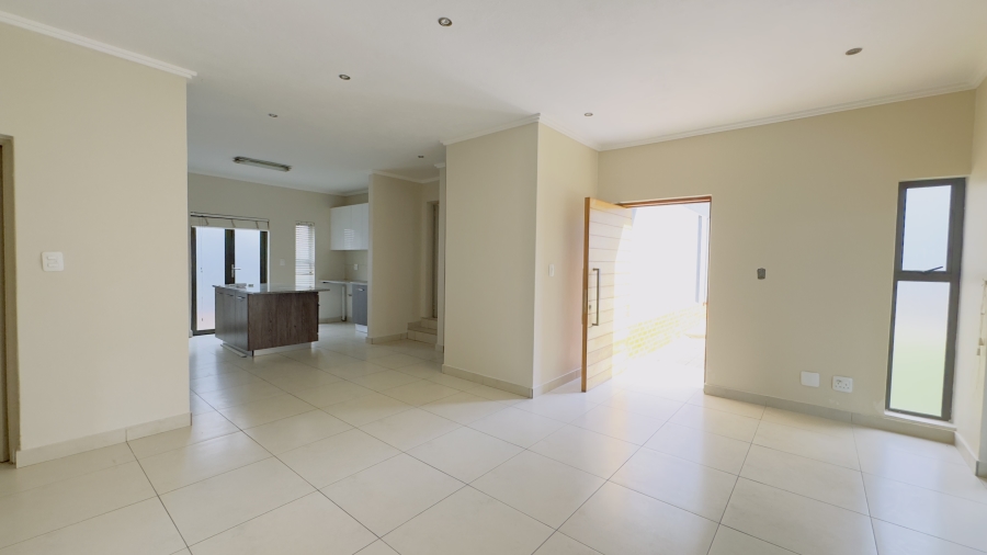 To Let 4 Bedroom Property for Rent in Bryanston East Gauteng