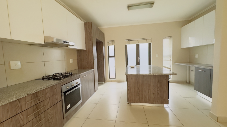 To Let 4 Bedroom Property for Rent in Bryanston East Gauteng