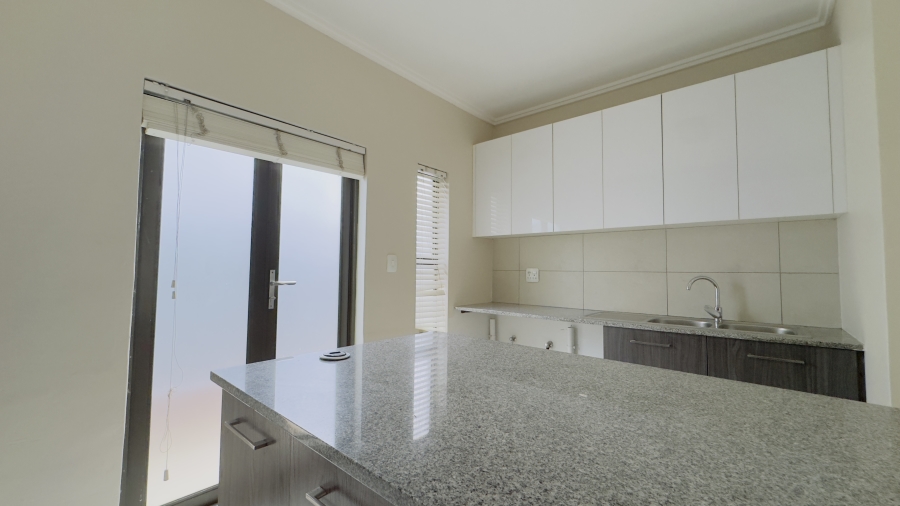 To Let 4 Bedroom Property for Rent in Bryanston East Gauteng