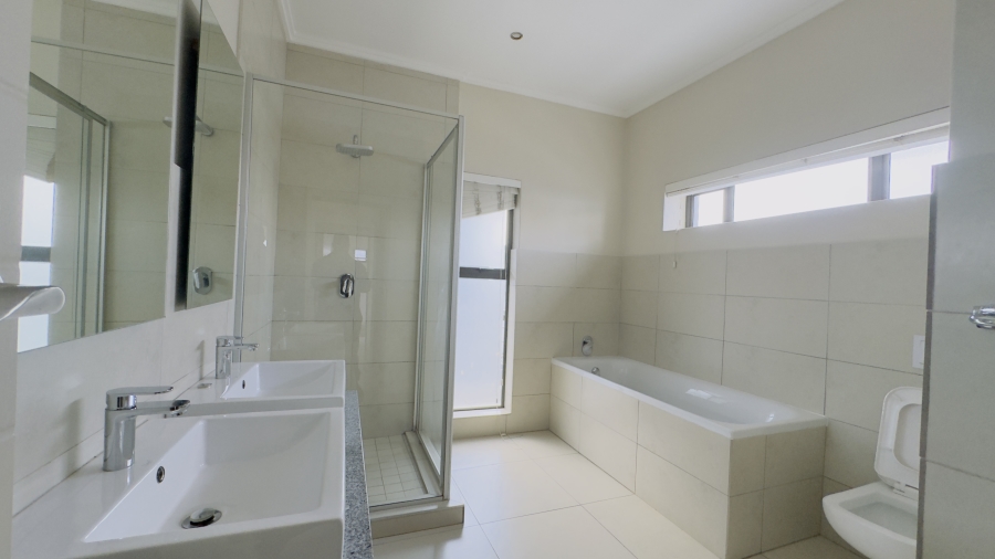 To Let 4 Bedroom Property for Rent in Bryanston East Gauteng