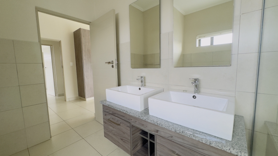To Let 4 Bedroom Property for Rent in Bryanston East Gauteng