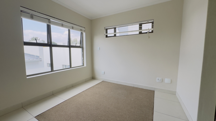 To Let 4 Bedroom Property for Rent in Bryanston East Gauteng