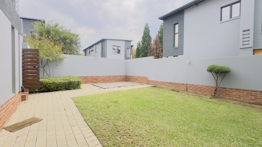 To Let 4 Bedroom Property for Rent in Bryanston East Gauteng