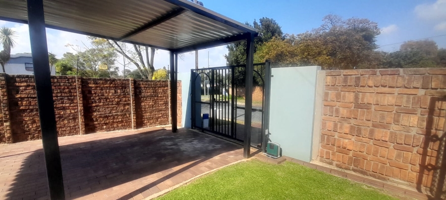 1 Bedroom Property for Sale in Bergbron Gauteng