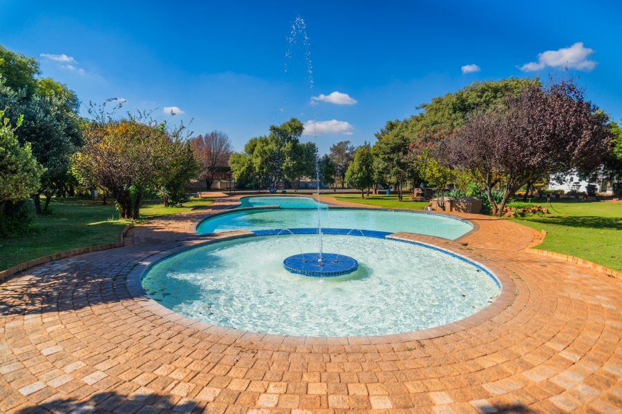 24 Bedroom Property for Sale in Golf View Gauteng