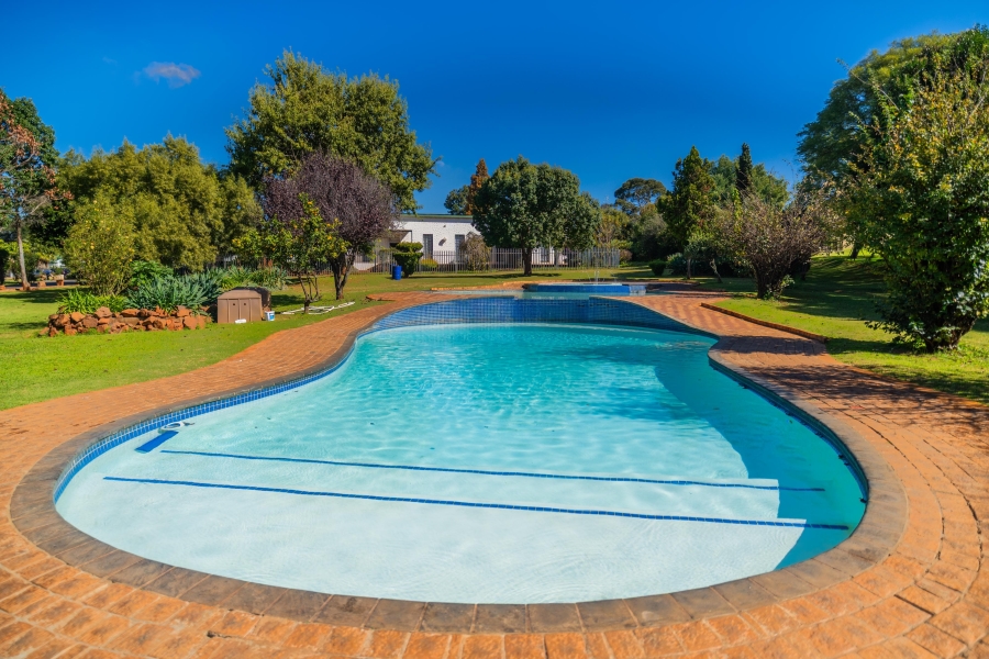 24 Bedroom Property for Sale in Golf View Gauteng