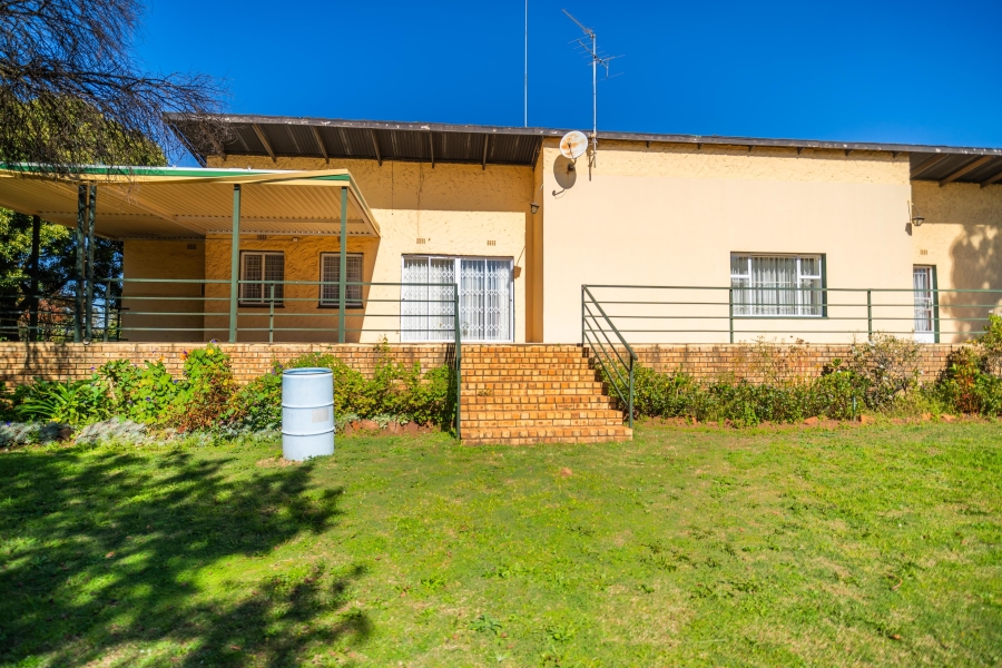 24 Bedroom Property for Sale in Golf View Gauteng