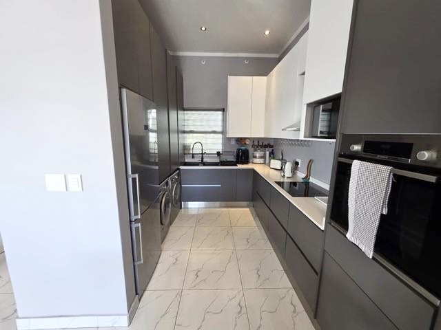3 Bedroom Property for Sale in Sandhurst Gauteng