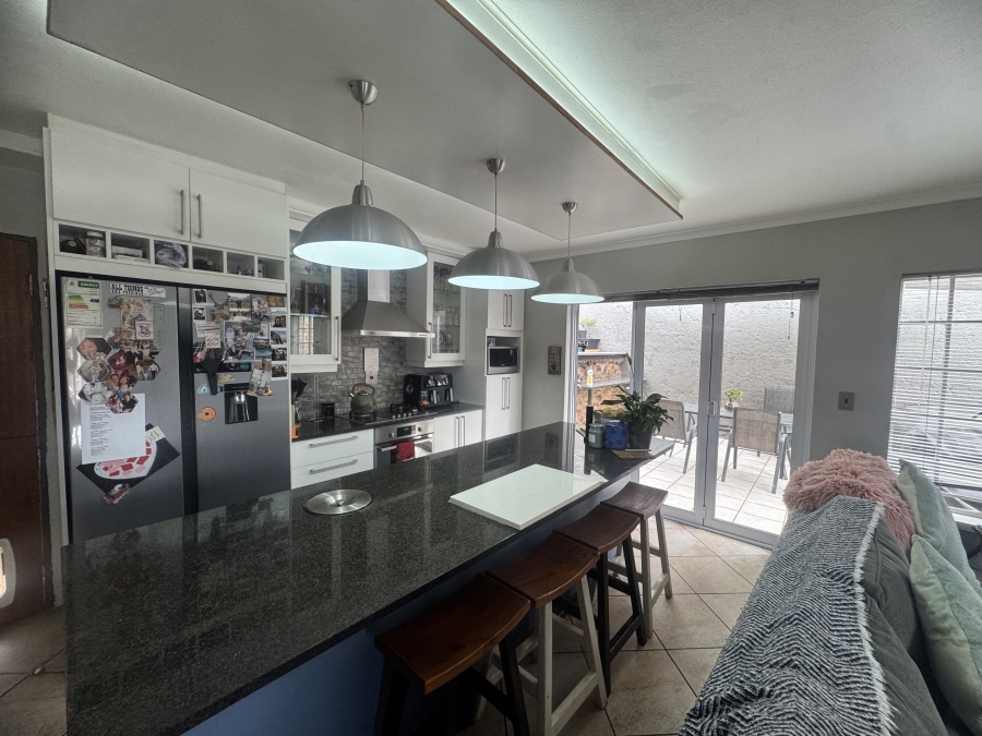 To Let 3 Bedroom Property for Rent in Albemarle Gauteng