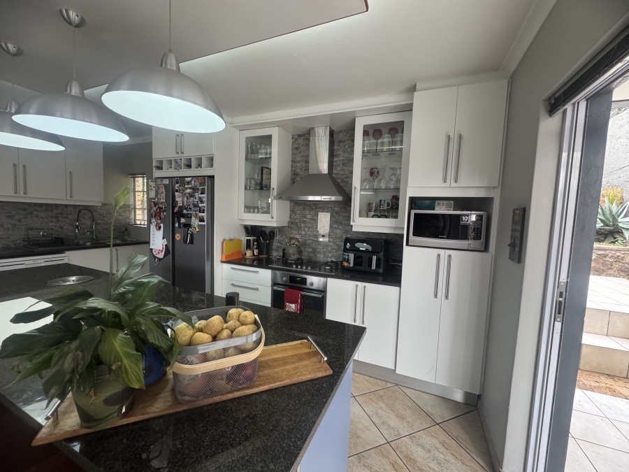 To Let 3 Bedroom Property for Rent in Albemarle Gauteng