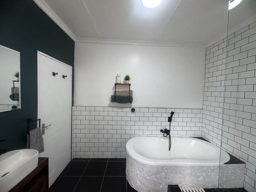 To Let 3 Bedroom Property for Rent in Albemarle Gauteng