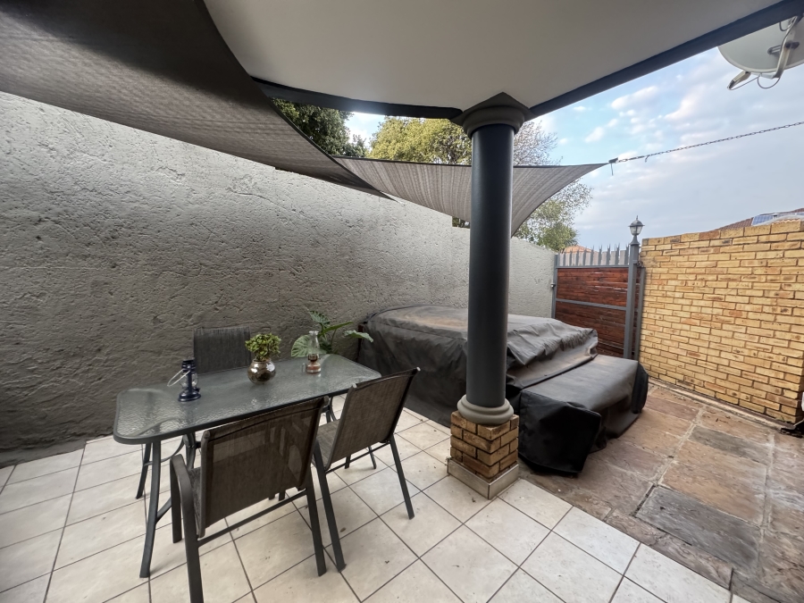 To Let 3 Bedroom Property for Rent in Albemarle Gauteng