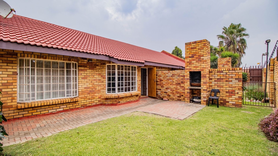 2 Bedroom Property for Sale in Croydon Gauteng