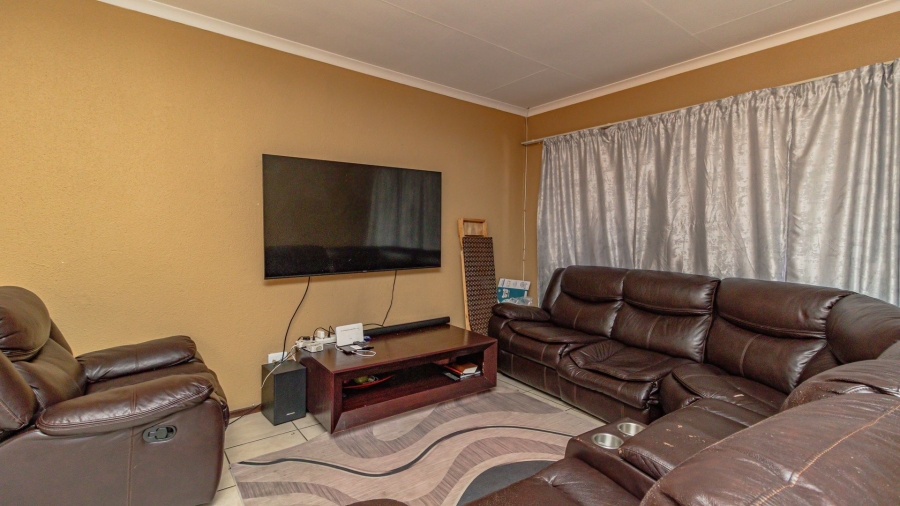 3 Bedroom Property for Sale in Edleen Gauteng