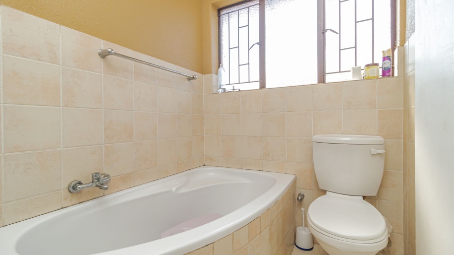3 Bedroom Property for Sale in Edleen Gauteng
