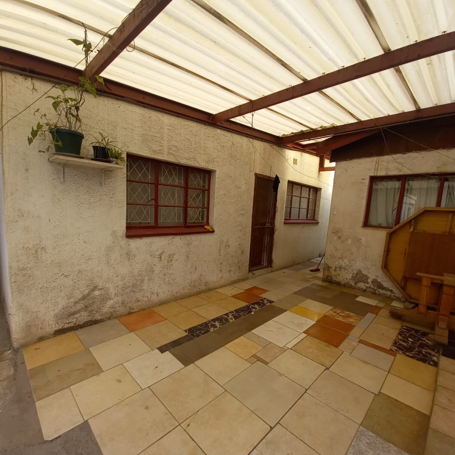 7 Bedroom Property for Sale in Actonville Gauteng
