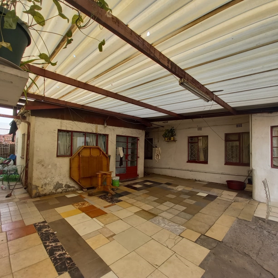 7 Bedroom Property for Sale in Actonville Gauteng