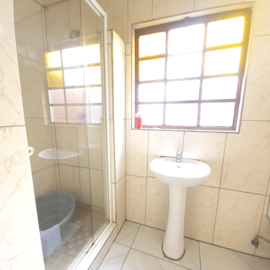 7 Bedroom Property for Sale in Actonville Gauteng