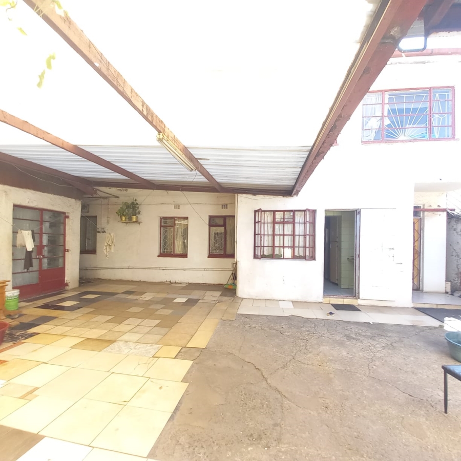 7 Bedroom Property for Sale in Actonville Gauteng