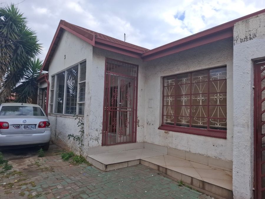 7 Bedroom Property for Sale in Actonville Gauteng
