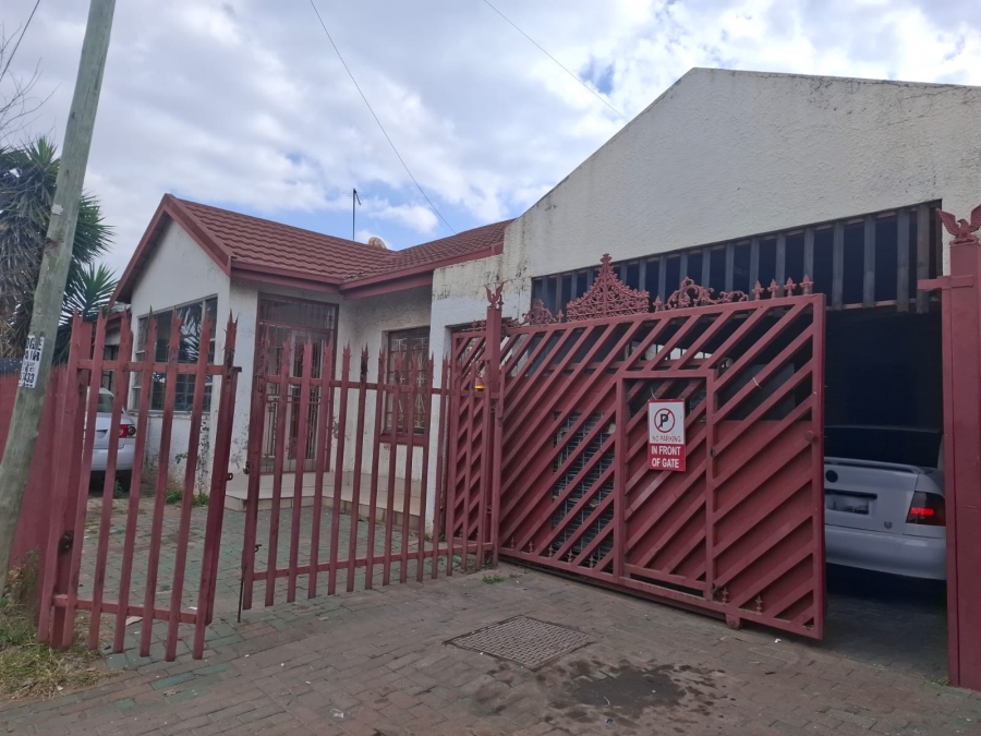 7 Bedroom Property for Sale in Actonville Gauteng