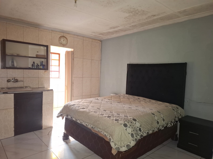 7 Bedroom Property for Sale in Actonville Gauteng