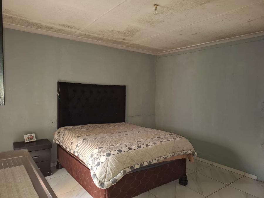 7 Bedroom Property for Sale in Actonville Gauteng