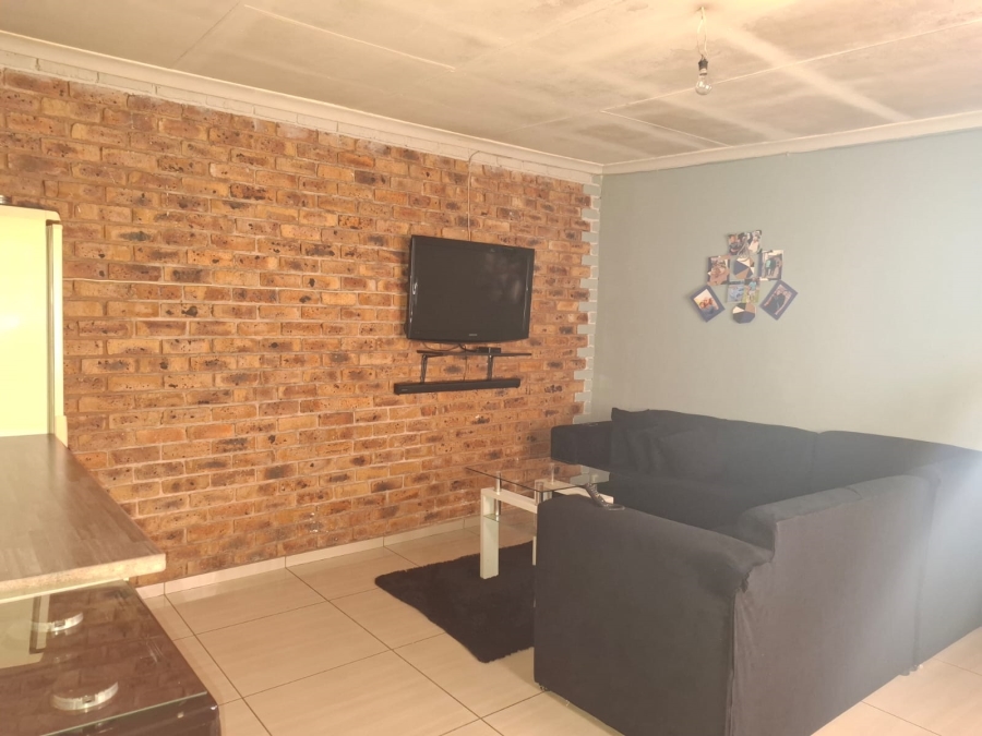 7 Bedroom Property for Sale in Actonville Gauteng