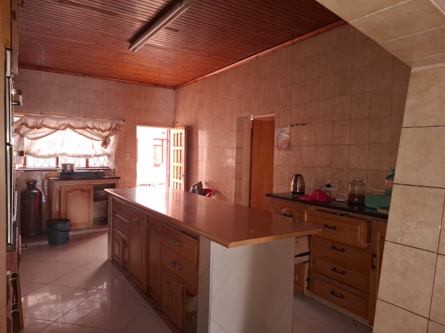 7 Bedroom Property for Sale in Actonville Gauteng