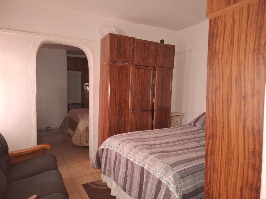 7 Bedroom Property for Sale in Actonville Gauteng