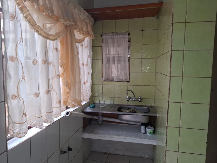 7 Bedroom Property for Sale in Actonville Gauteng