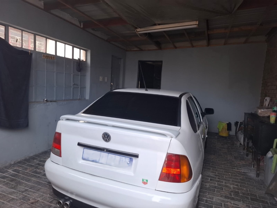 7 Bedroom Property for Sale in Actonville Gauteng