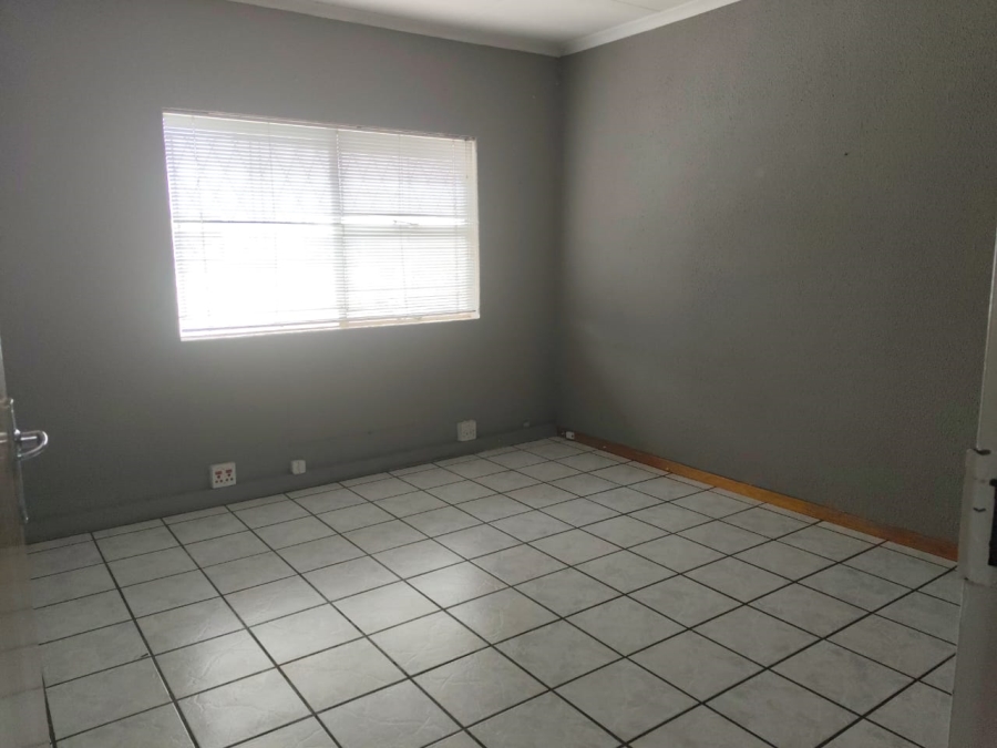 To Let Commercial Property for Rent in Sunward Park Gauteng